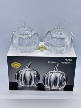 Godinger SHANNON CRYSTAL of Ireland Lead Crystal Pumpkin Salt/Pepper Shaker Set